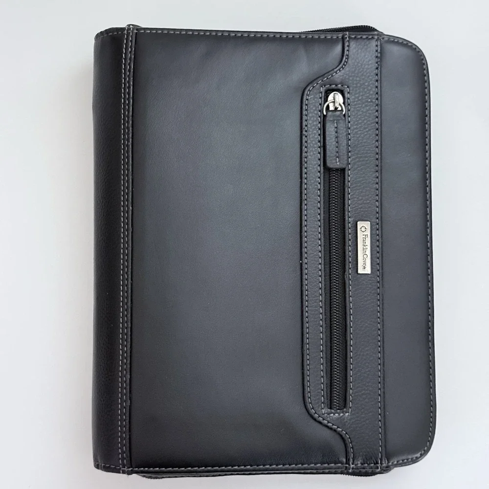 Franklin Covey Zip Around Black Classic Planner 7 Ring 10.5